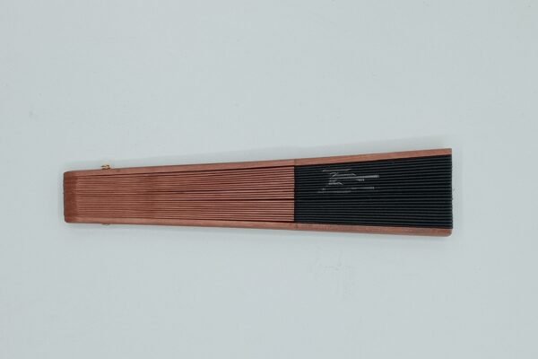 abanico macho alfa negro cerrado